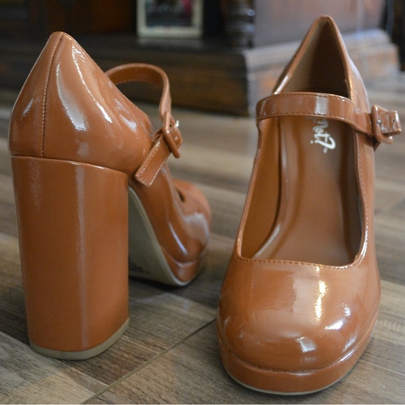 Size 8 Platform Mary Jane Pumps | Dark Cognac - Picture 3 of 3